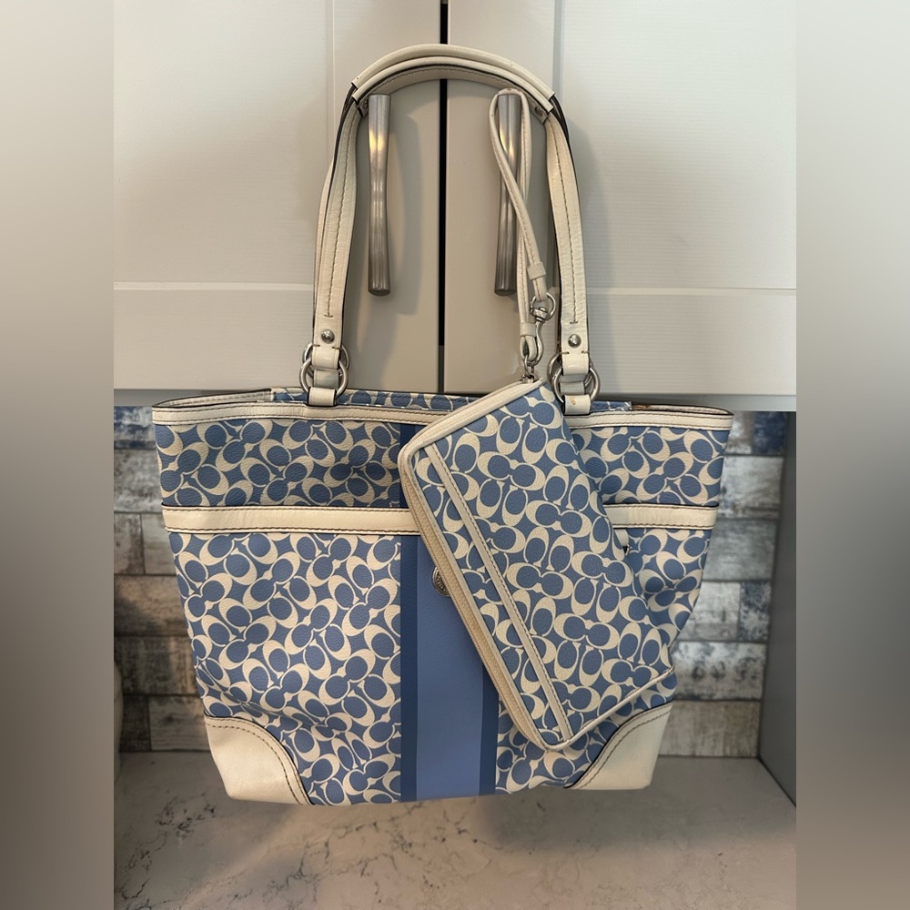 Coach Wallet and pocket book matching set